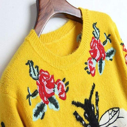 Women Floral Embroidery Bee Sweater